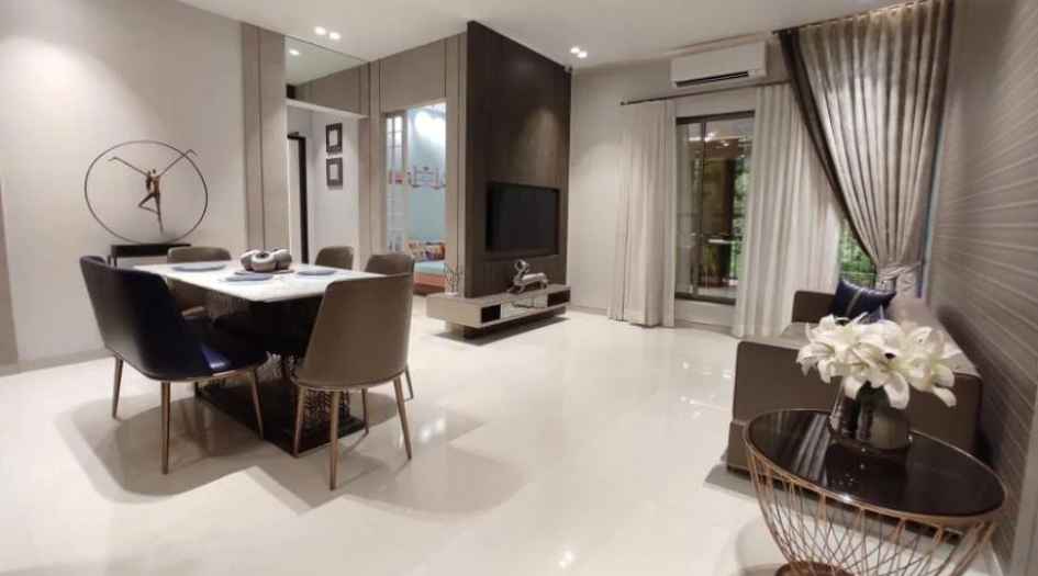Unique-Vistas-Gallery-Living-Room